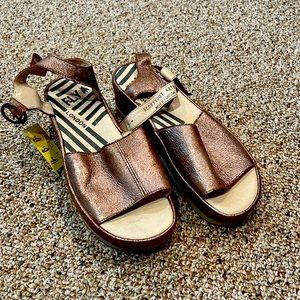 Designer Fly London Sandals size 8.5